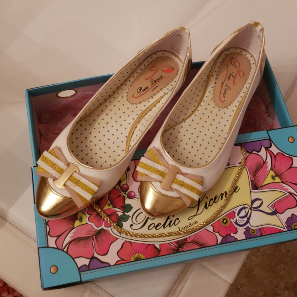 DONATED Poetic Licence gold tipped flats - Picture 1 of 5